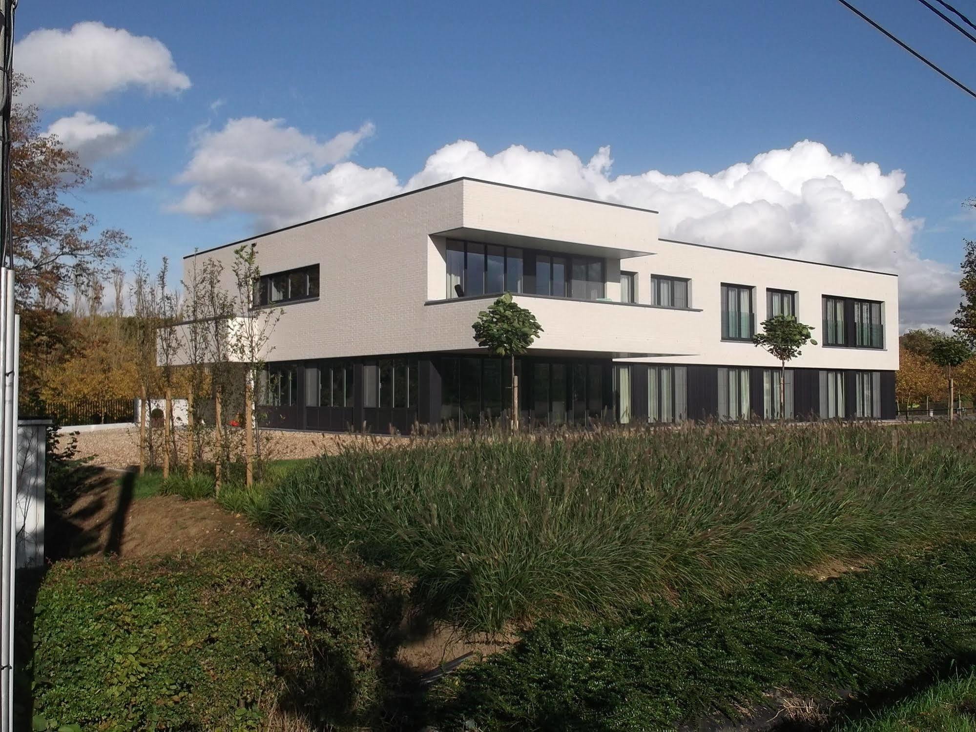 Hotel Kasteelhof 'T Hooghe Ieper Exterior foto